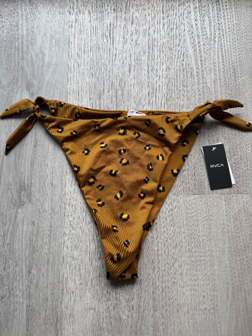 RVCA Chitah High Rise Bikini Bottom – Leopard Almond 🐆 - Picture 4 of 8